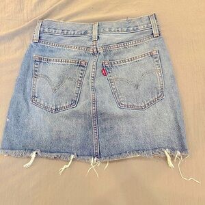 NEW Levi’s Destructed Denim Skirt Size 26